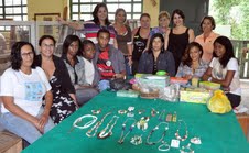 Formatura das artesãs do Curso Acessórios de Moda